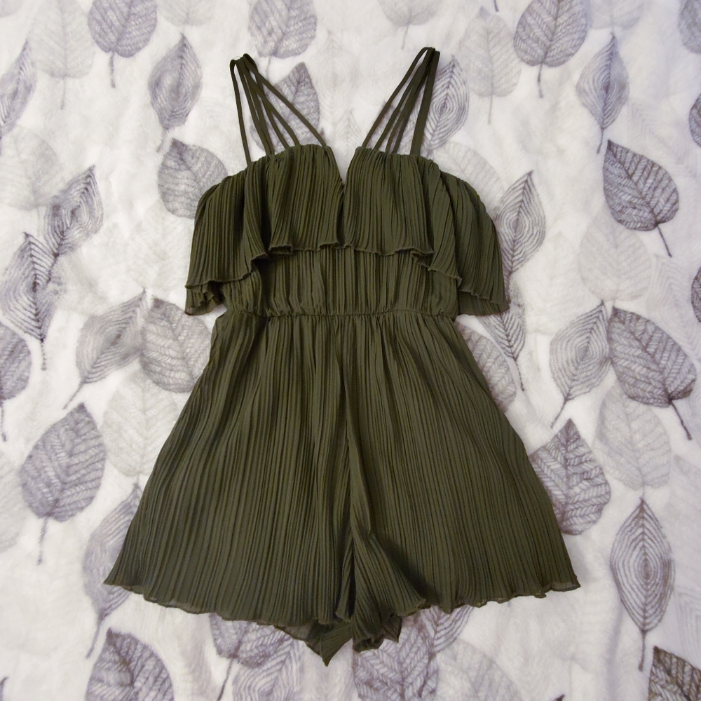 Charlotte Russe Green Pleated Romper Jumps…
